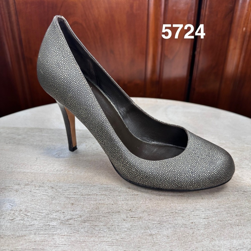 Cole Haan Gray Pewter Stingray Embossed Round Toe Pumps Heels Size 5
